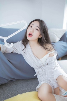 办公桌下的屈辱伺候